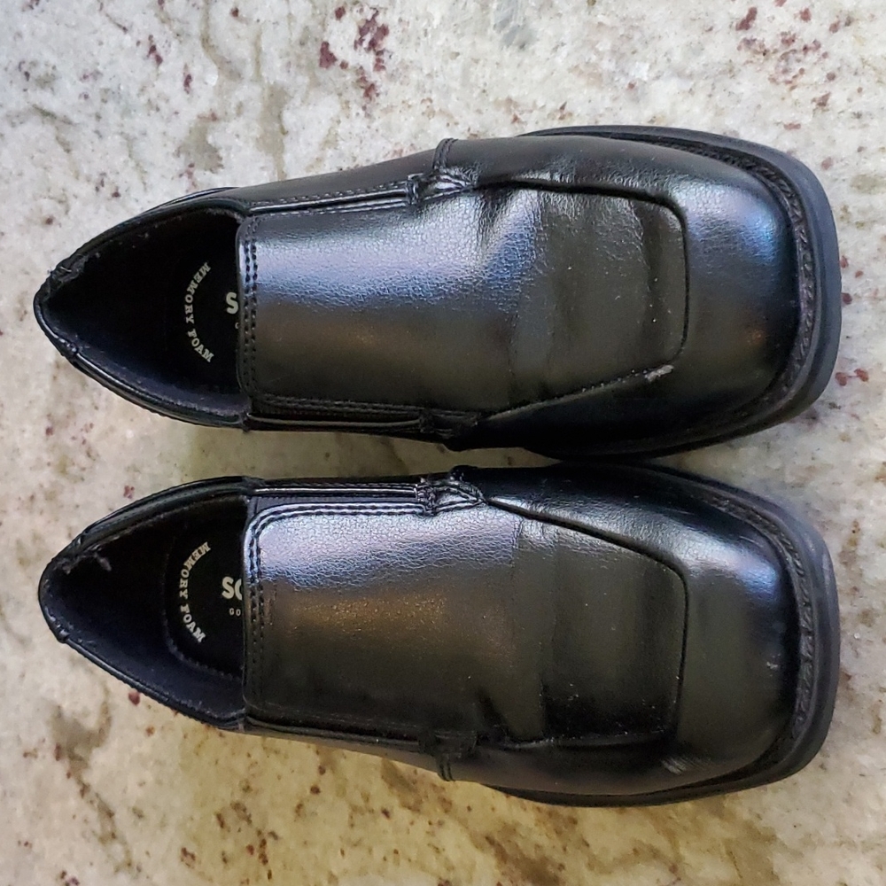 Toddler Boys Dress shoes. Black, slip ons, memory foam. Worn twice.